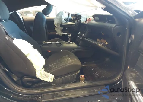 2019 Ford Mustang Ecoboost z USA, uszkodzony, nr VIN 1FA6P8TH6K5141866